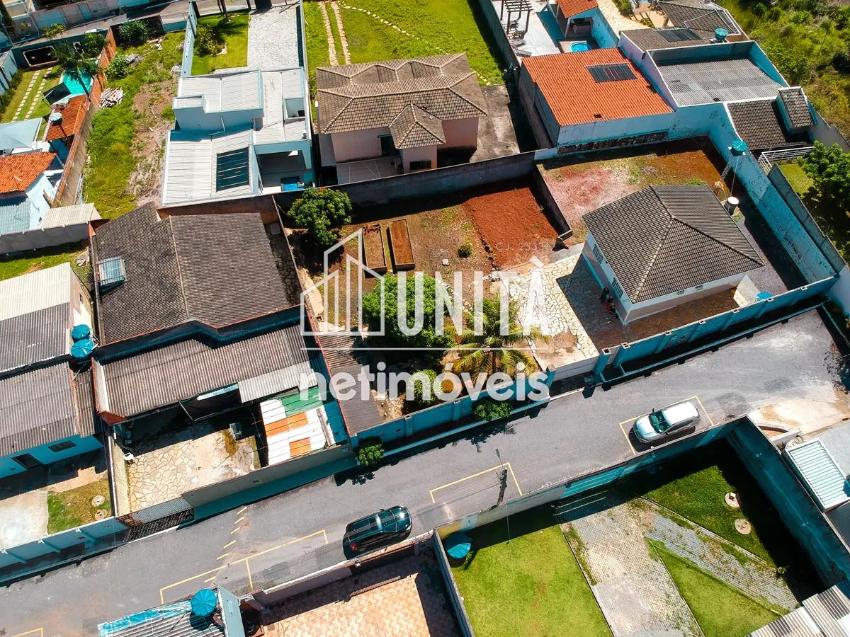 Venha construir a casa dos seus sonhos neste lote dentro de condomínio fechado n...