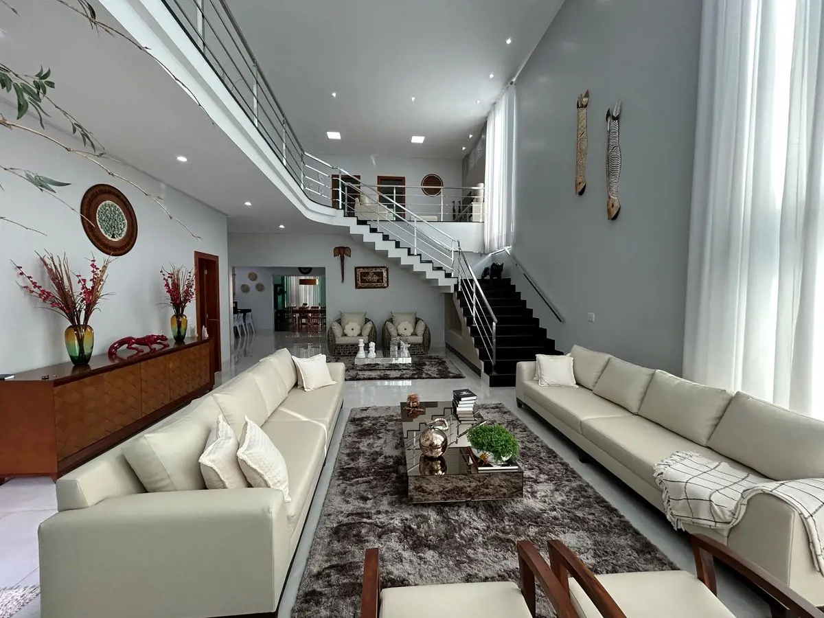 5 QUARTO SENDO 4 SUÍTES SENDO UMA EMBAIXO, SALA DE 2 AMBIENTES COM PÉ DIREITO DU...