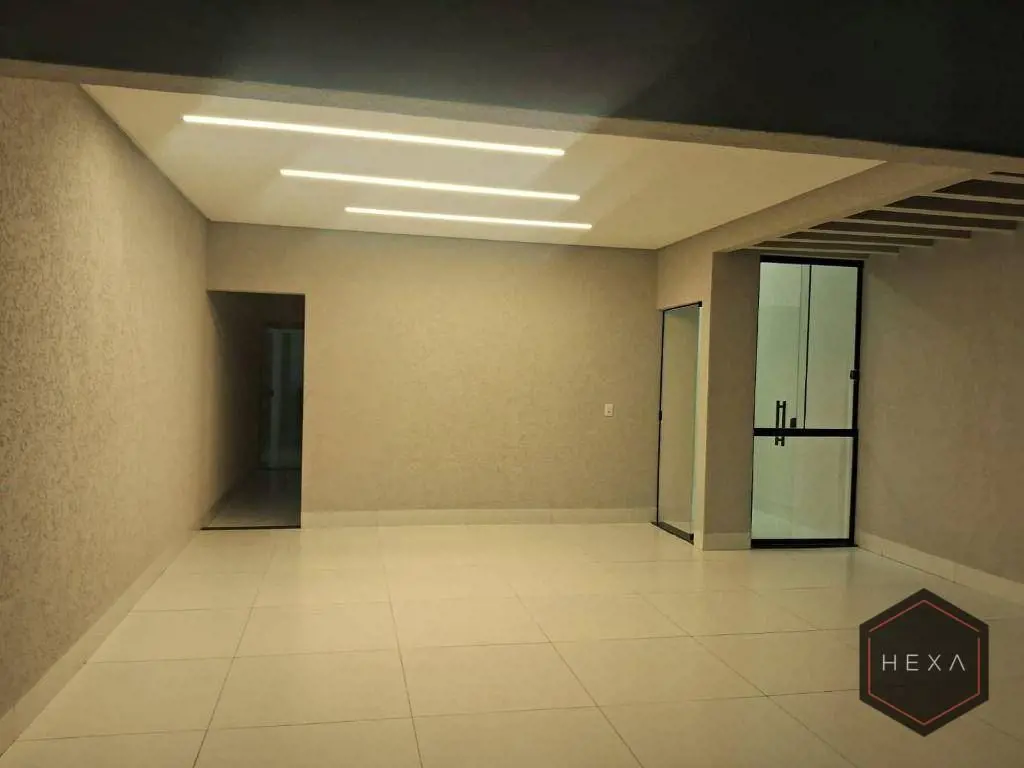 A Elegância e o Conforto Que Você Merece Estão Aqui! Apresentamos este espetacul...