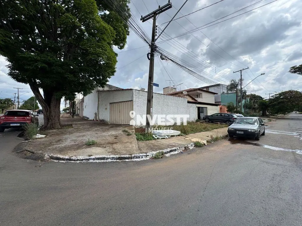 Excelente lote de esquina com 255m² no melhor local do Parque das Laranjeiras, a...