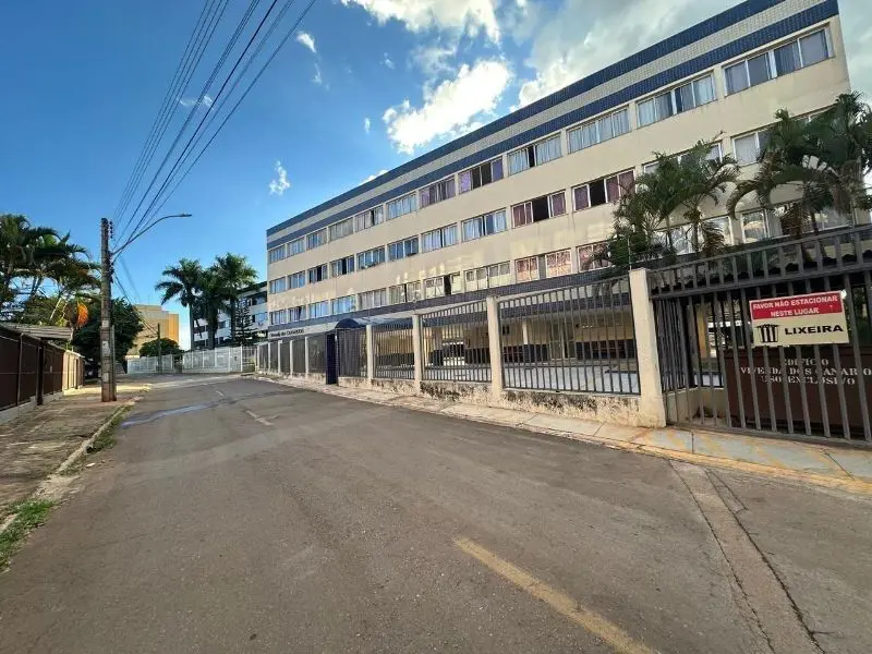GUARA VILLE - PRÉDIO SEMI-NOVO- APARTAMENTO VAZADO;- DE CANTO;- 2 QUARTOS; - arm...