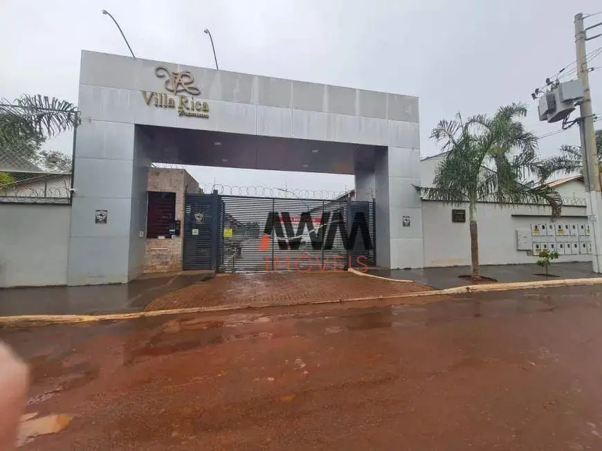 CÓDIGO CA 0496Casa em condomínio fechado, próximo ao Country Club, com 3 Quartos...