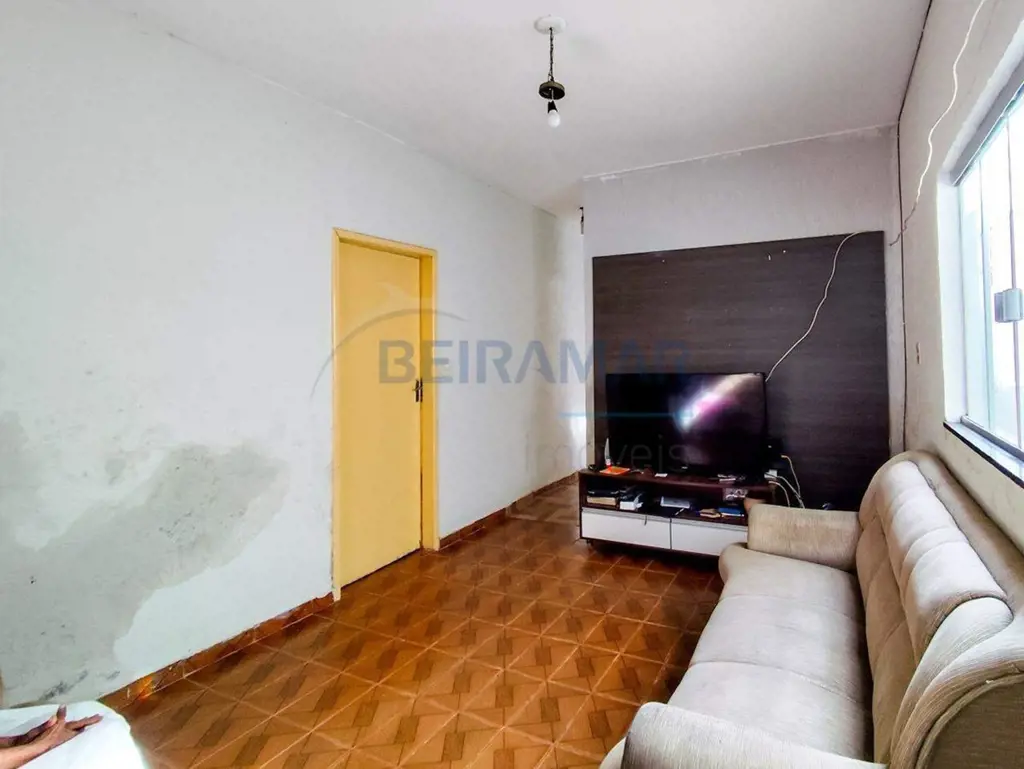 Casa 3 Quartos com Suíte à Venda na Quadra 404Características:3 quartos, sendo 1...