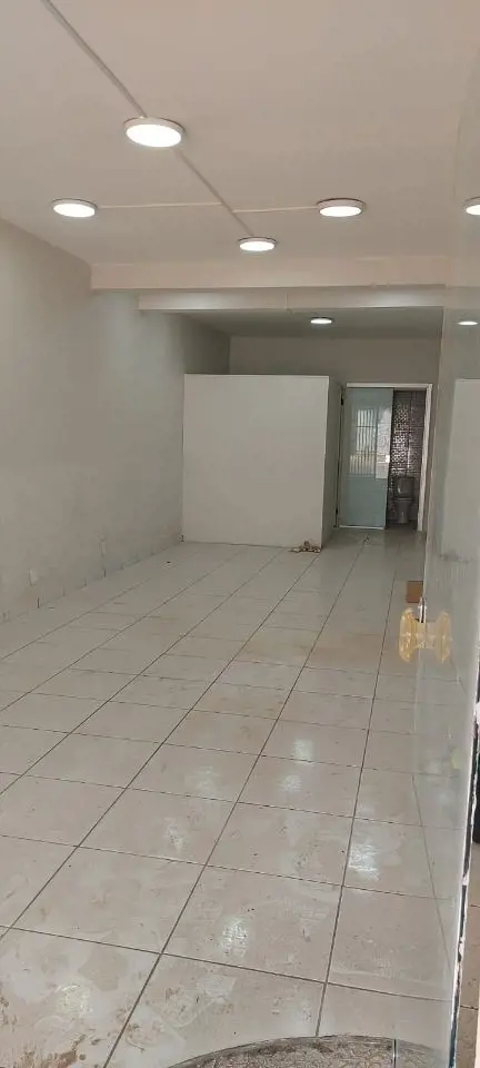 Ótima Loja na QNA 35, no meio de setor residencial, com 38,14 m2 de área útil, c...