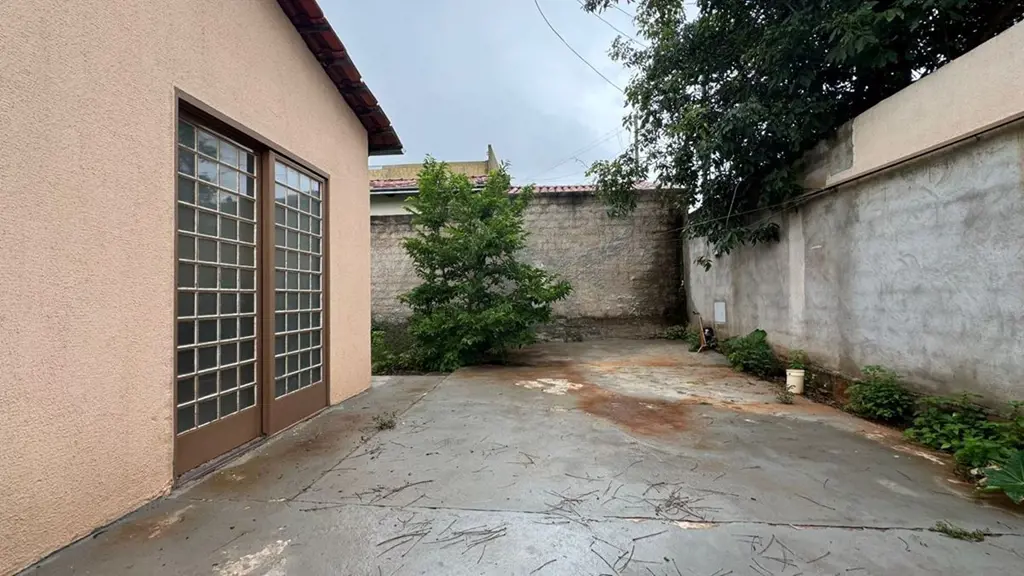 Vende-se, Casa, no loteamento denominado Jardim Clarissa, na cidade de Goiânia, ...