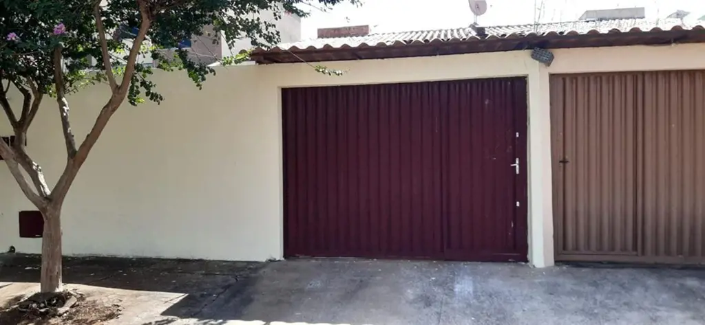 Casa para Venda no bairro Goiá 2, localizado na cidade de Goiânia / GO. Com 3 do...