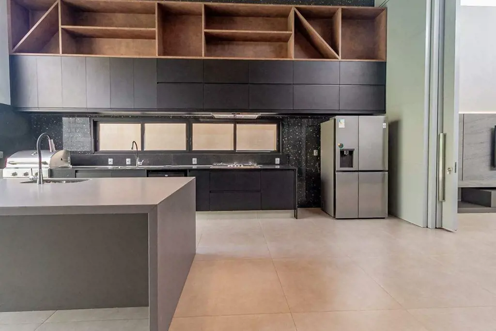 Casa com 3 Suítes Mobiliadas!!!Ampla casa com 3 suítes completas e mobiliadas, i...