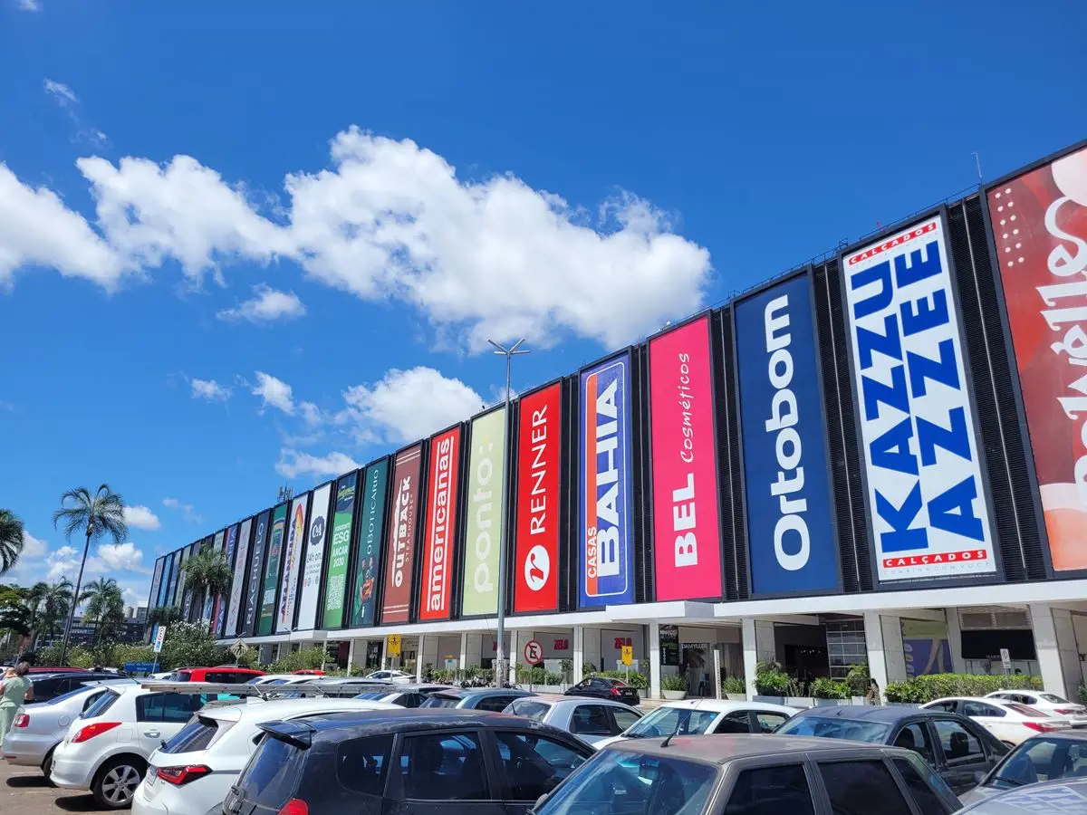 Excelente localização, SHOPPING CONJUNTO NACIONAL, sala com duas entradas, divid...