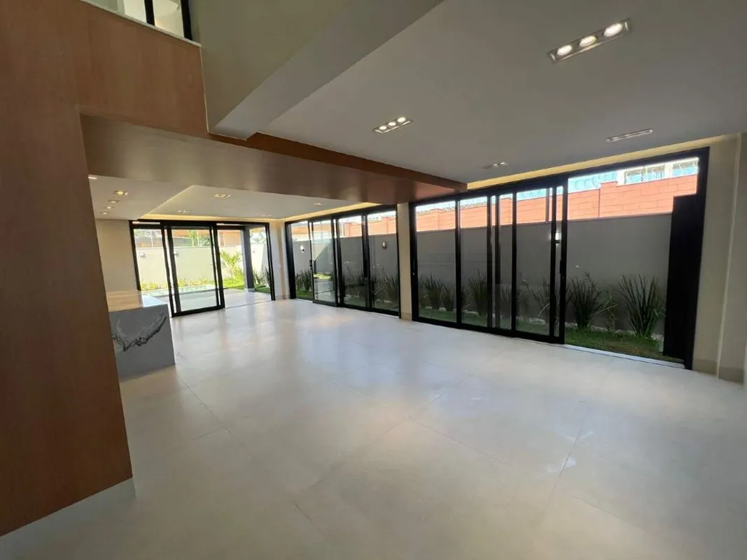 Sobrado na Jardins Versalhes Aparecida de Goiânia Sobrado com 212,89m² 3 suítes ...