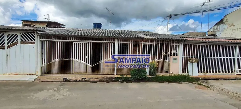 Casa com 2 Quartos e Casa de Fundos na QNP 26 Conjunto E ! Esta é a oportunidade...