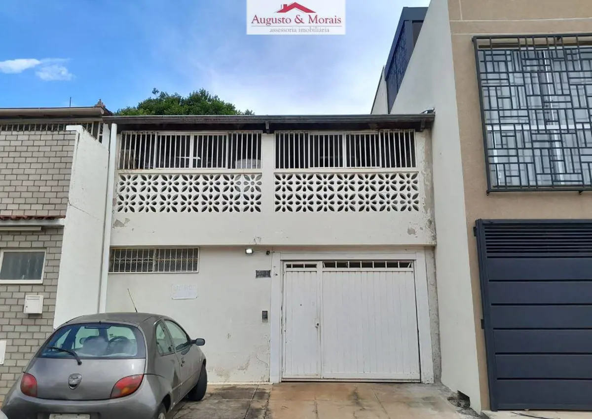 VENDO:HIGS 707, Casa com 03 quartos, sala em L, varanda e espaço para escritório...