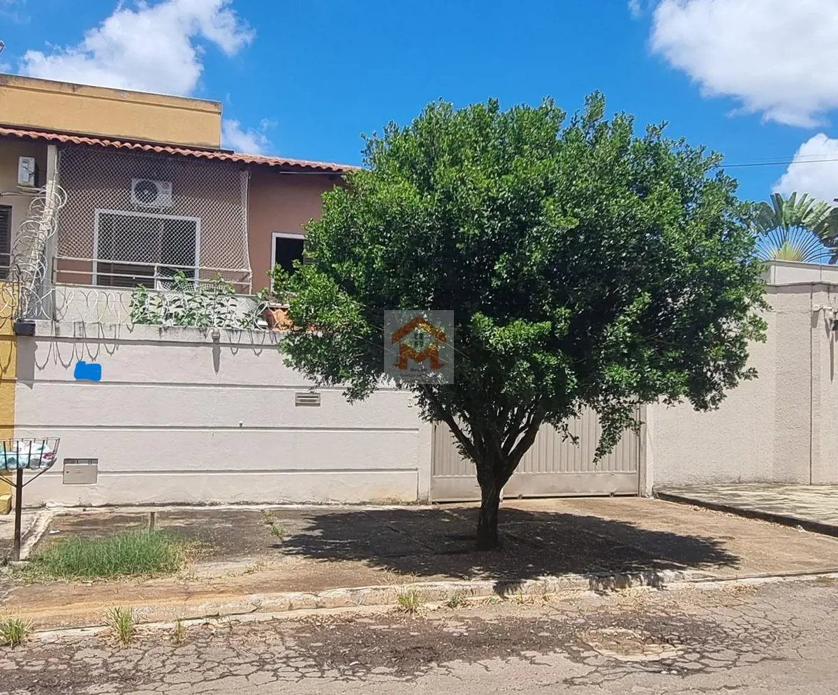 EXCELENTE OPORTUNIDADE IMÓVEL: Sobrado com 18 anos de construção.Área edificada:...