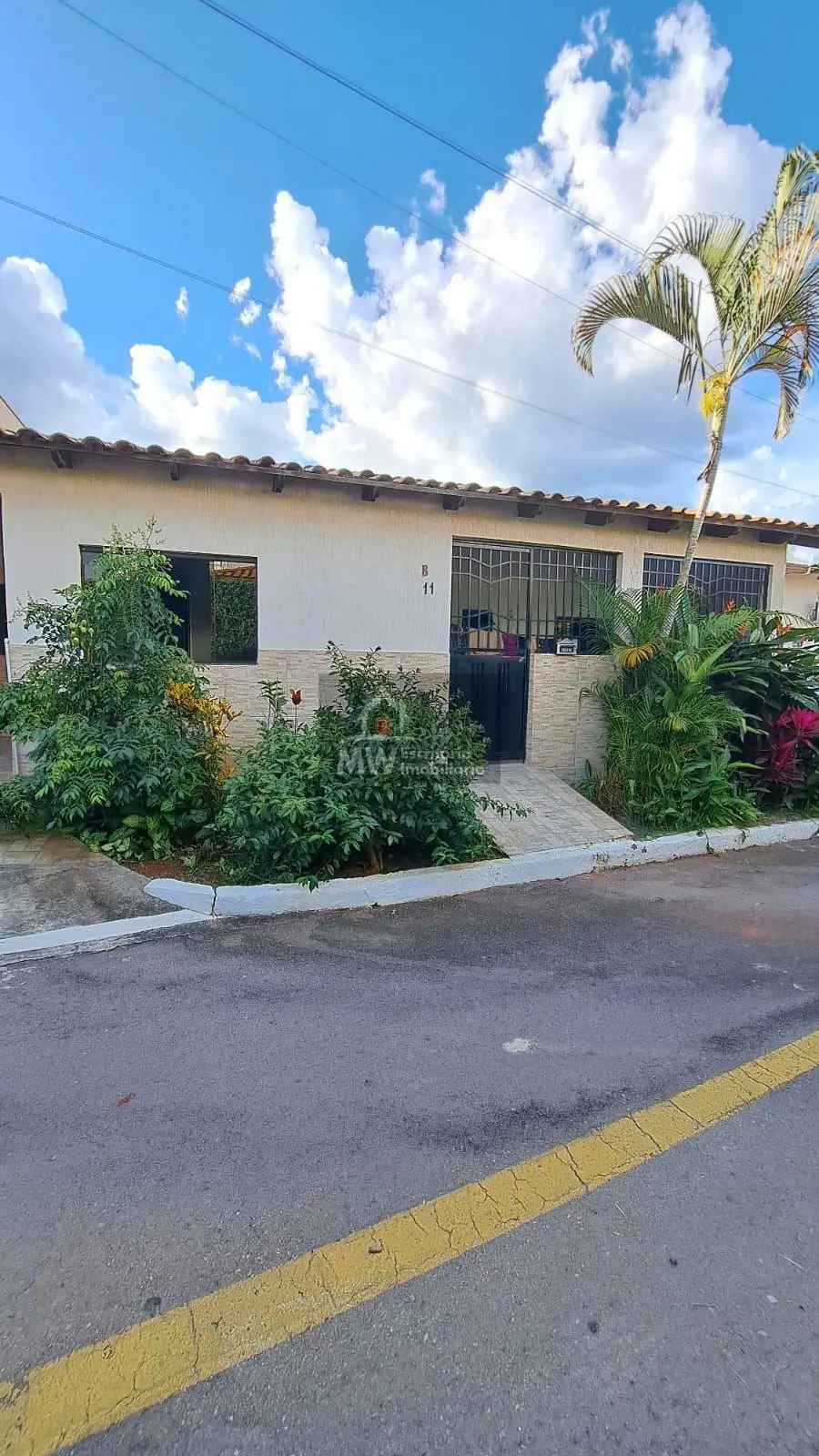 - MW Escritório Imobiliário Vende Casa TérreaCondomínio Novo Horizonte Setor Hab...