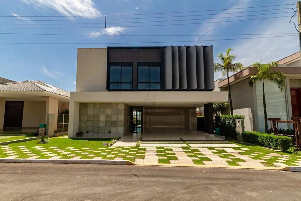 Sobrado Luxuoso com 360m² - Seu Refúgio ExclusivoDesfrute de puro conforto e sof...