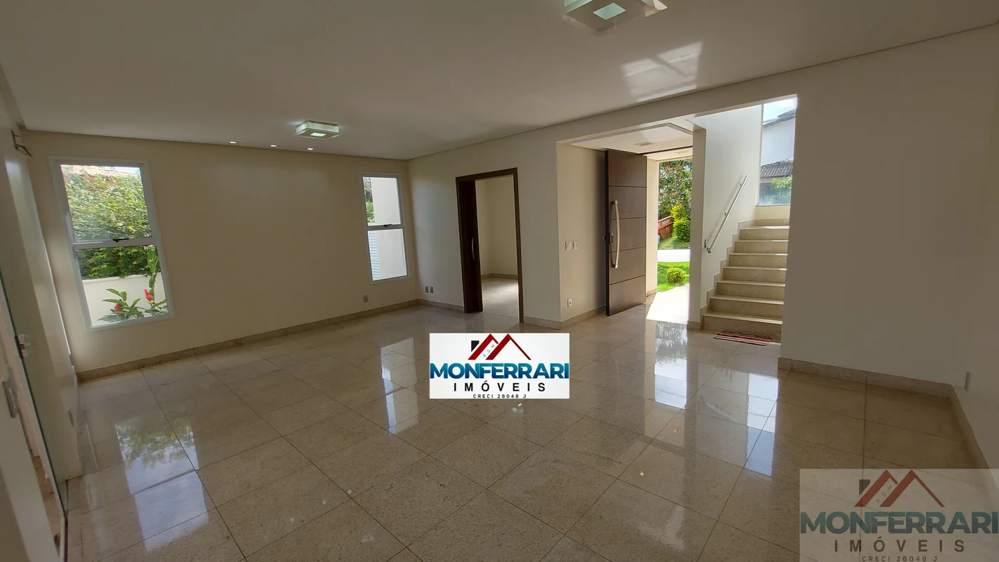 Casa no Condomínio Jardins Viena, em Aparecida de Goiânia. Sobrado com quatro su...