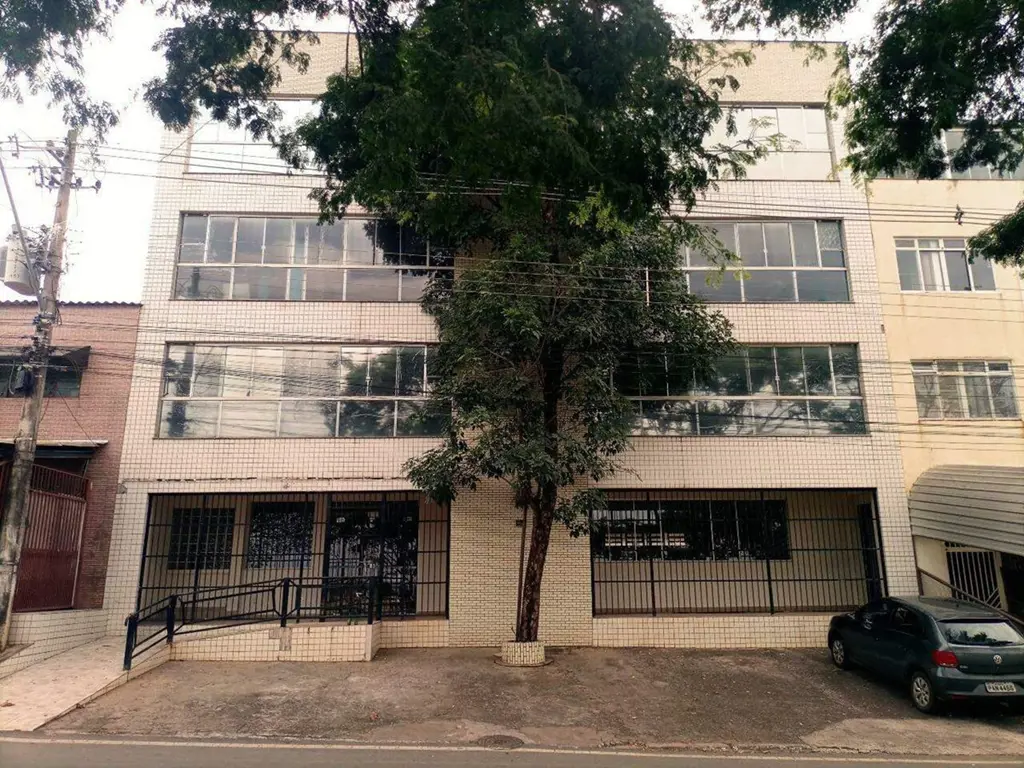 Prédio Comercial (Edificado em 2 Terrenos):- Área do Terreno: 260,00m²- Área Con...