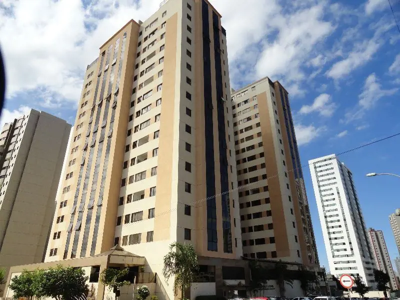 Apartamento em Águas Claras com ampla sala, cozinha com armários, área de serviç...