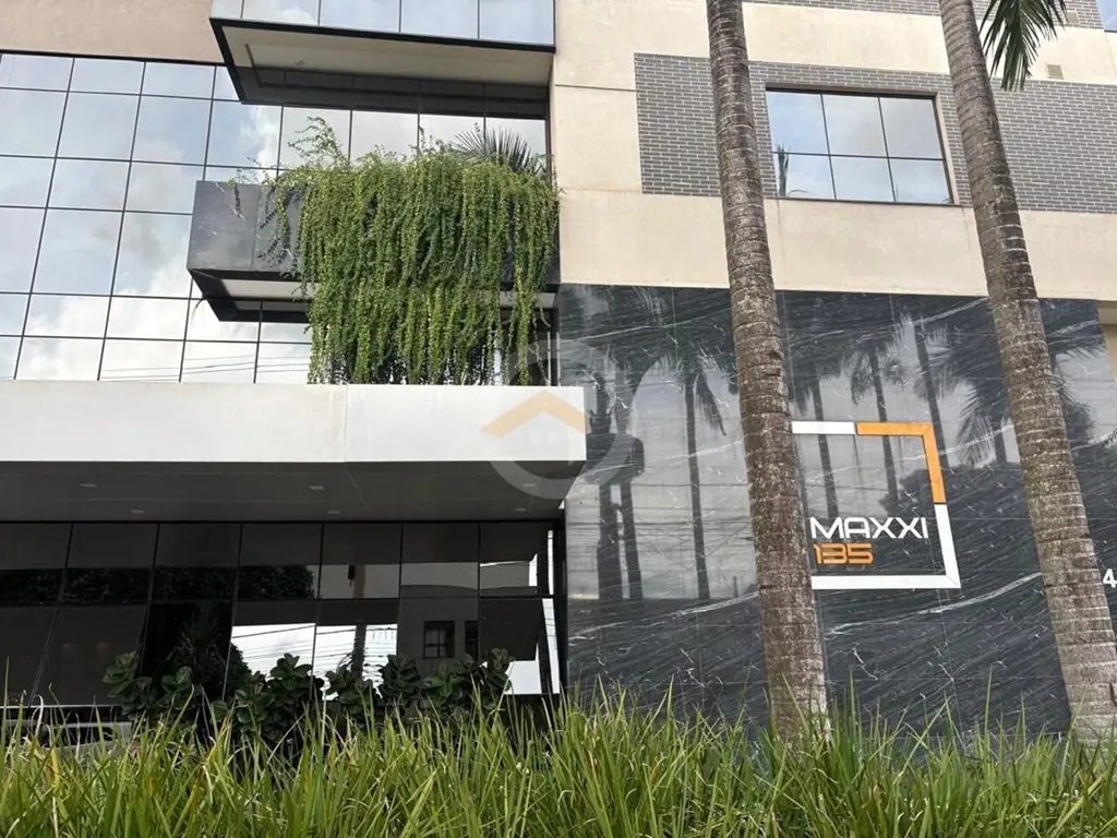 Apartamento no Edifício Maxxi 135 no Setor Marista , semi mobiliado, transformad...