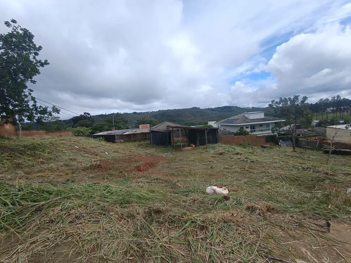 CONDOMÍNIO QUINTAS DO SOL, LOTE BEM LOCALIZADO, PROXIMO A PORTARIA.VISTA DO VALE...
