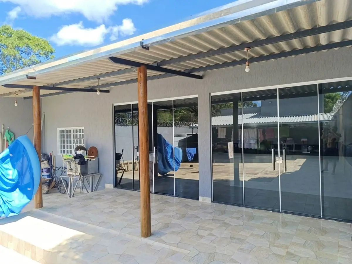 !!!GCastro Imóveis Vende!!!Casa com 3 Quartos 2 Suitebanheiro independenteCasa t...