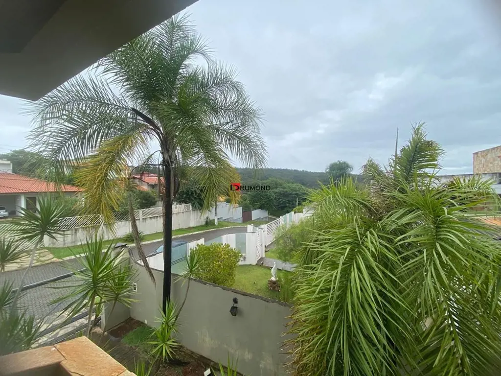 -------------------CASA SOSSEGADA COM VISTA PARA O VALE--------------------VENDO...