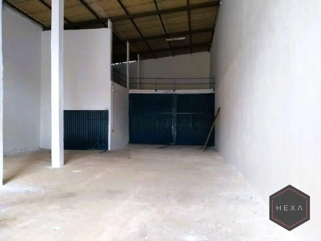 Galpão Comercial com ótima localização no Setor Talismã. Possui 300 m²Obs: Anter...