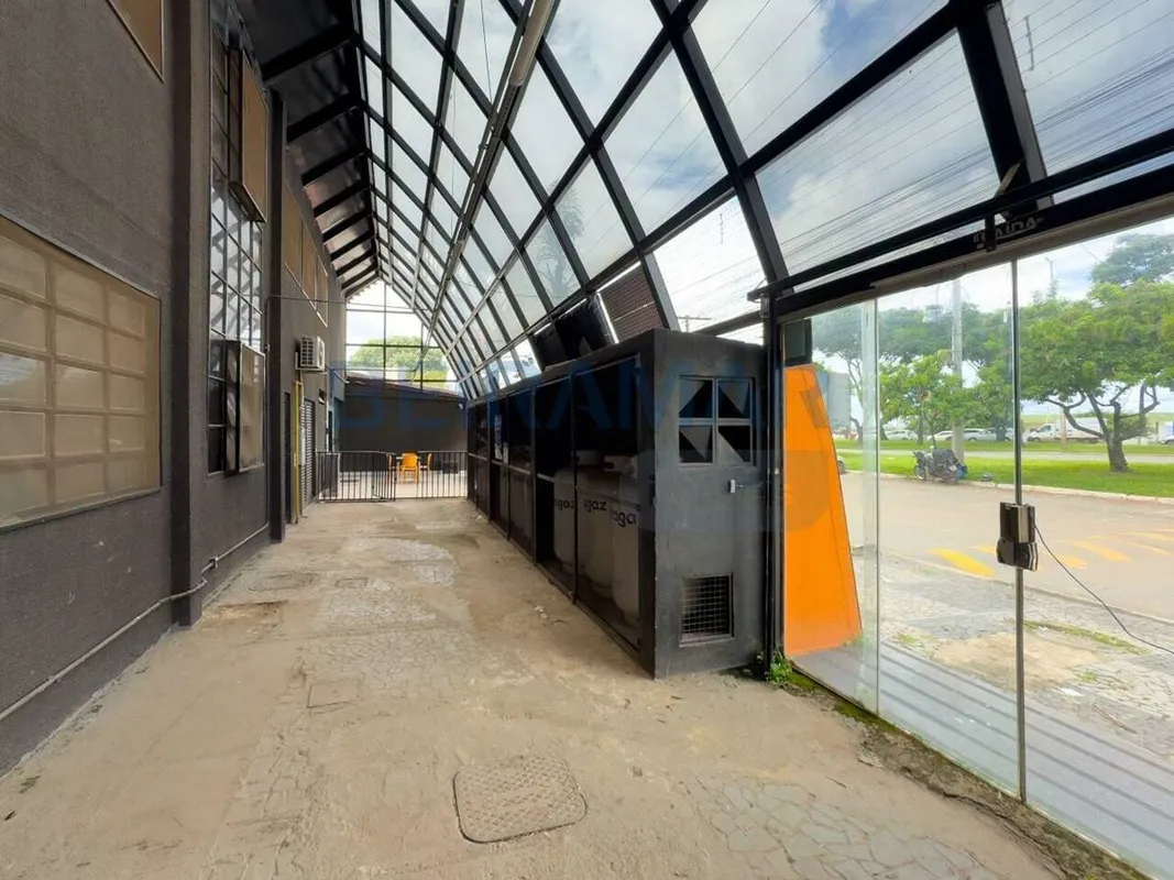 Prédio Comercial com 939,74m² Construídos à Venda na QNA 15 - Taguatinga, Brasíl...
