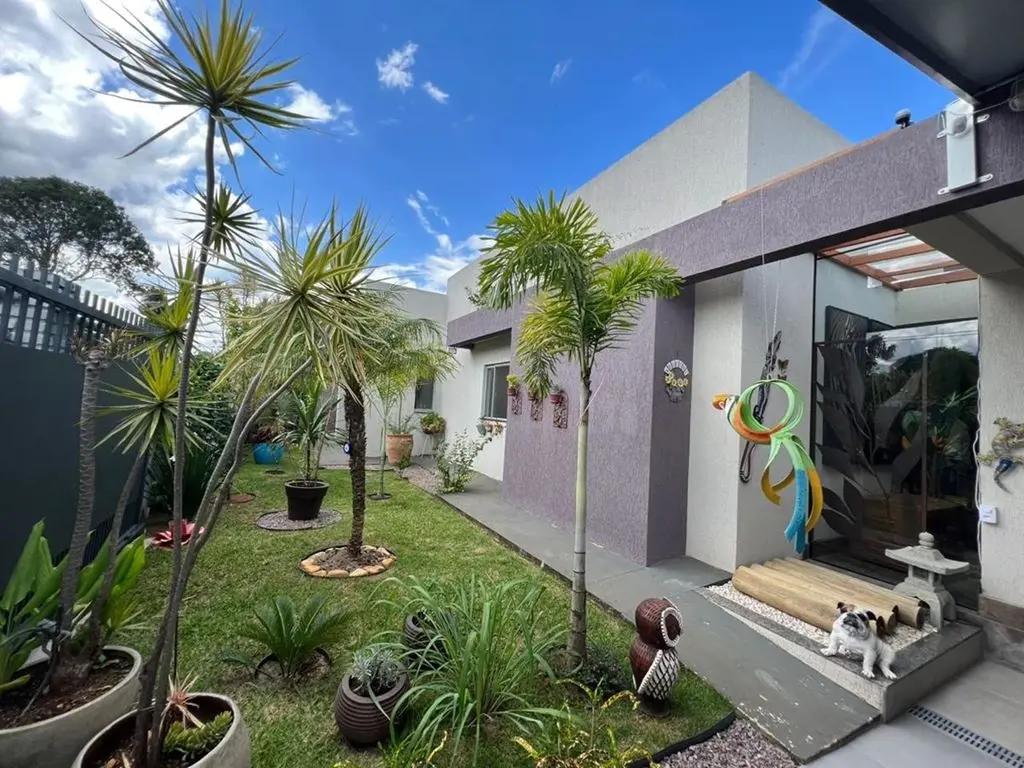 Julisce Alencar Assessoria Imobiliária vende...Casa nova, térrea, localizada no ...