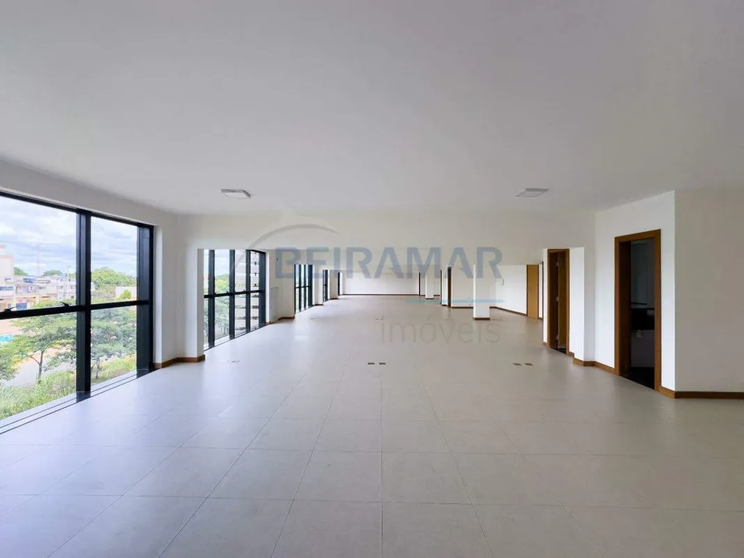 O Edifício Imperador, localizado na SEPN 513 Bloco D, oferece uma excelente opor...