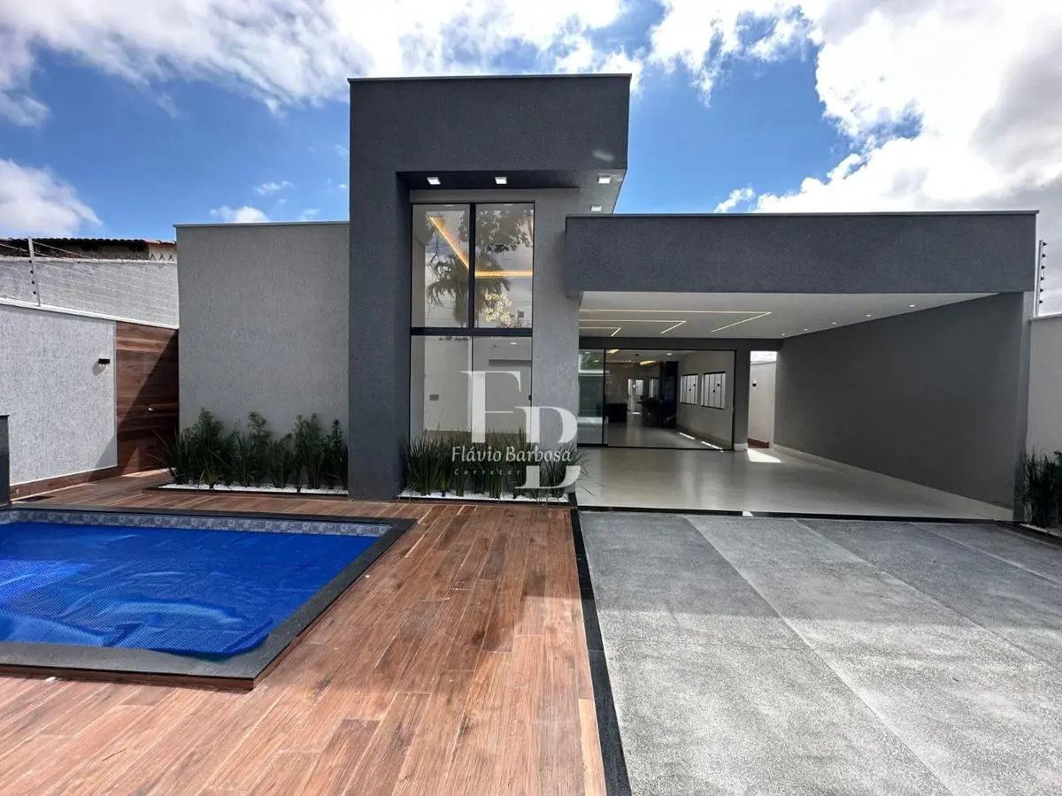 Detalhes do Imóvel- Área Total: 420m²- Área Construída: 290m²- Garagem coberta: ...