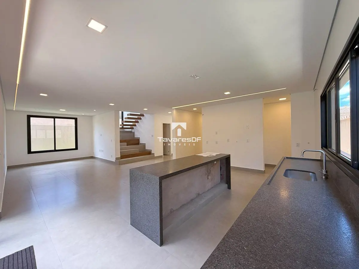 DADOS GERAIS- Área do Terreno: 504m²;- Área Construída: 290m²;- Código: JT5028DE...