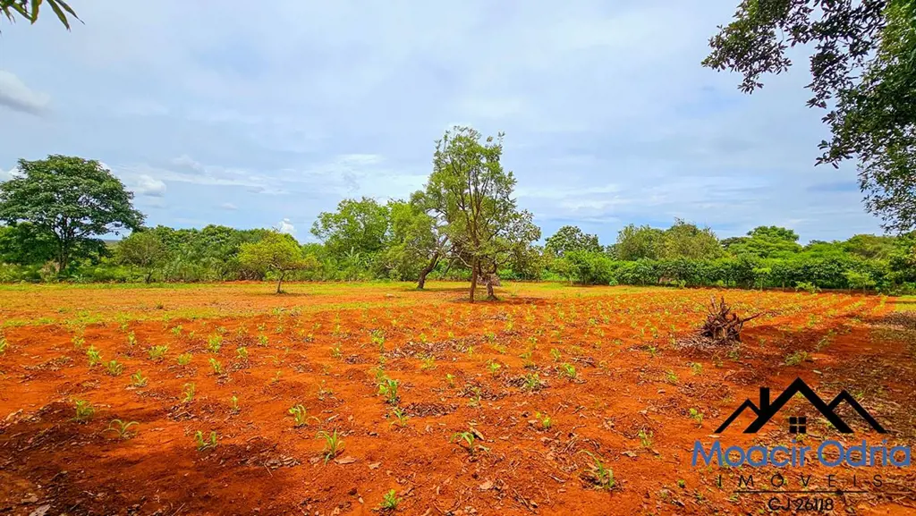 Chácara no Lago Oeste - Rua 16Área Total: 40.000m² (4 hectares)Localização Privi...
