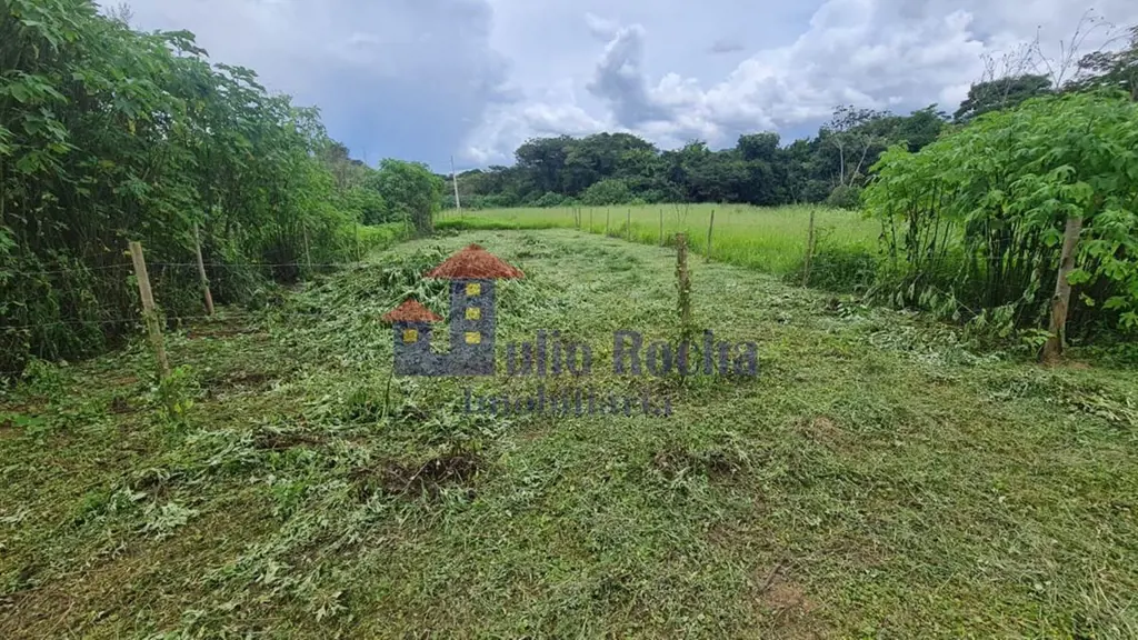 JULIO ROCHA IMOBILIÁRIA VENDE!LOTE NO CONDOMÍNIO OURO VERDE DE 300M²!Condomínio ...