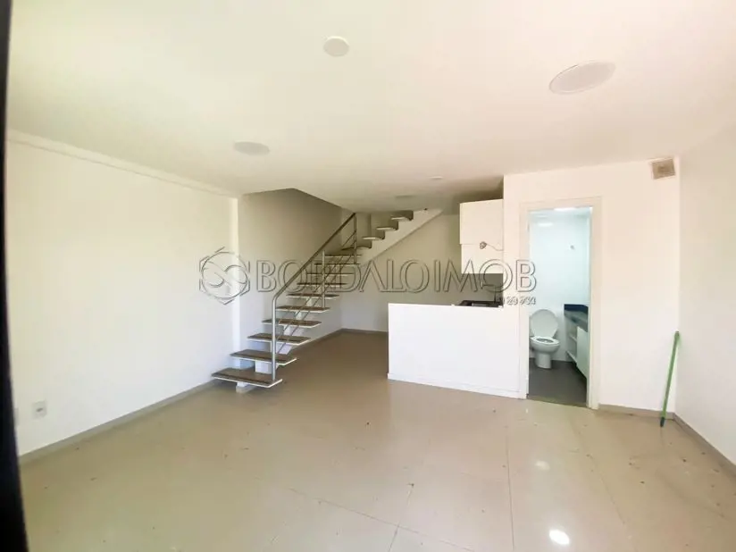 VILLA151021 - Última atualização: 07/04/26 23:30Sala comercial duplex com 1 banh...