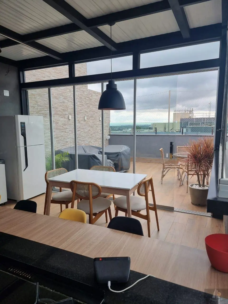 RUA 04, LINDA, REFORMADA, VARANDA, ARMÁRIOS, ÁREA GOURMETLinda cobertura com 200...