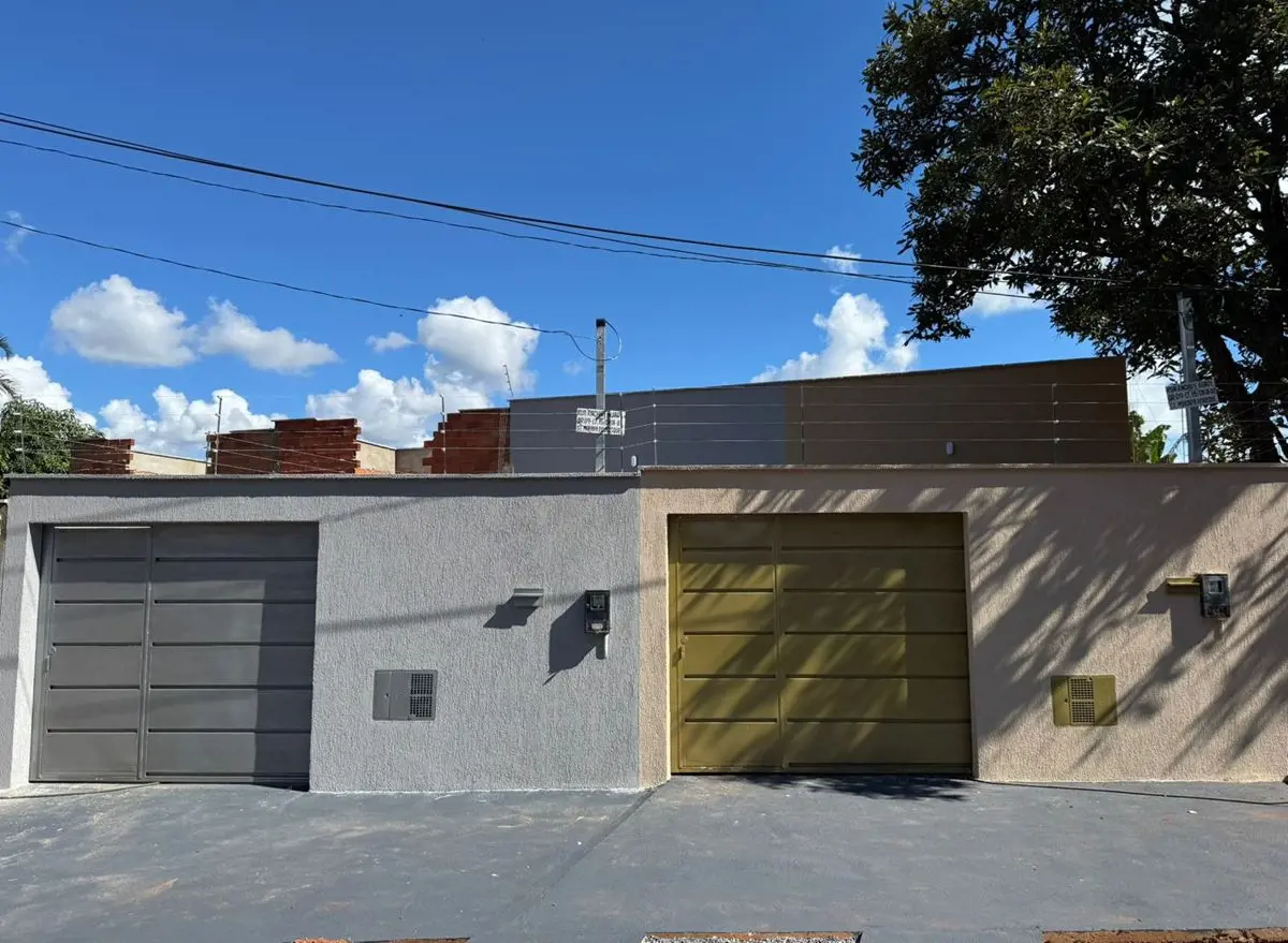 VENDE CASA COM DOIS QUARTOS, UMA SUÍTE, BANHEIRO SOCIAL, NO MORADA DO BOSQUE - T...