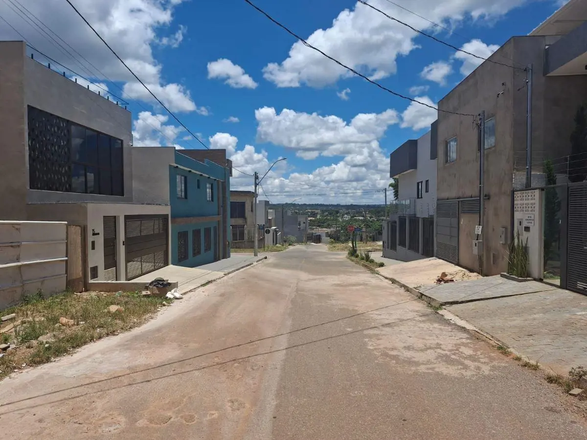 NORTON VENDE!SEJA BEM VINDO, ESTE LOTE PODE SER SEU!TERRENO PLANO COM BASE PRONT...