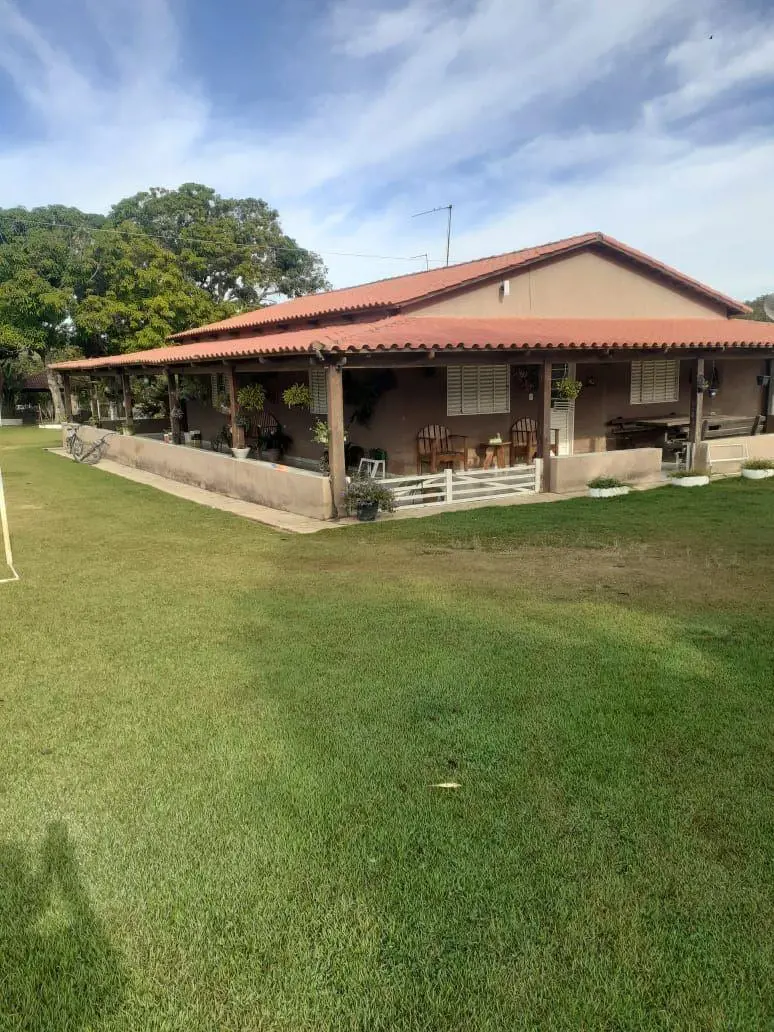 EXCELENTE FAZENDA NO MUNICÍPIO DE UNAÍ-MG.??Localizada a 40 KM de Unaí sentido C...