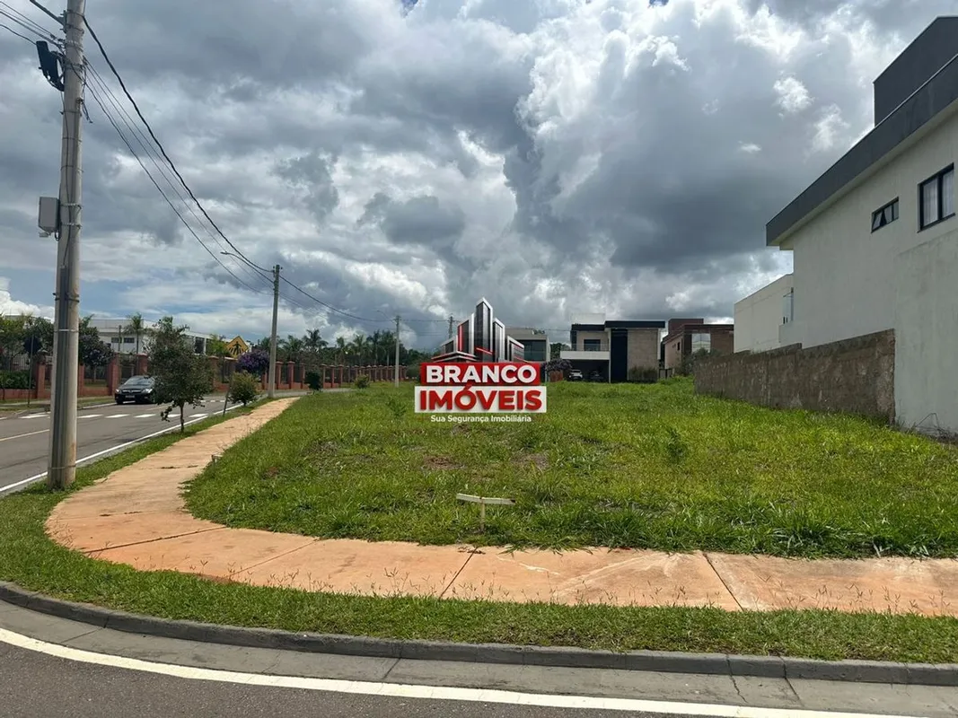 Apresentamos uma oportunidade imperdível para você que deseja construir a casa d...
