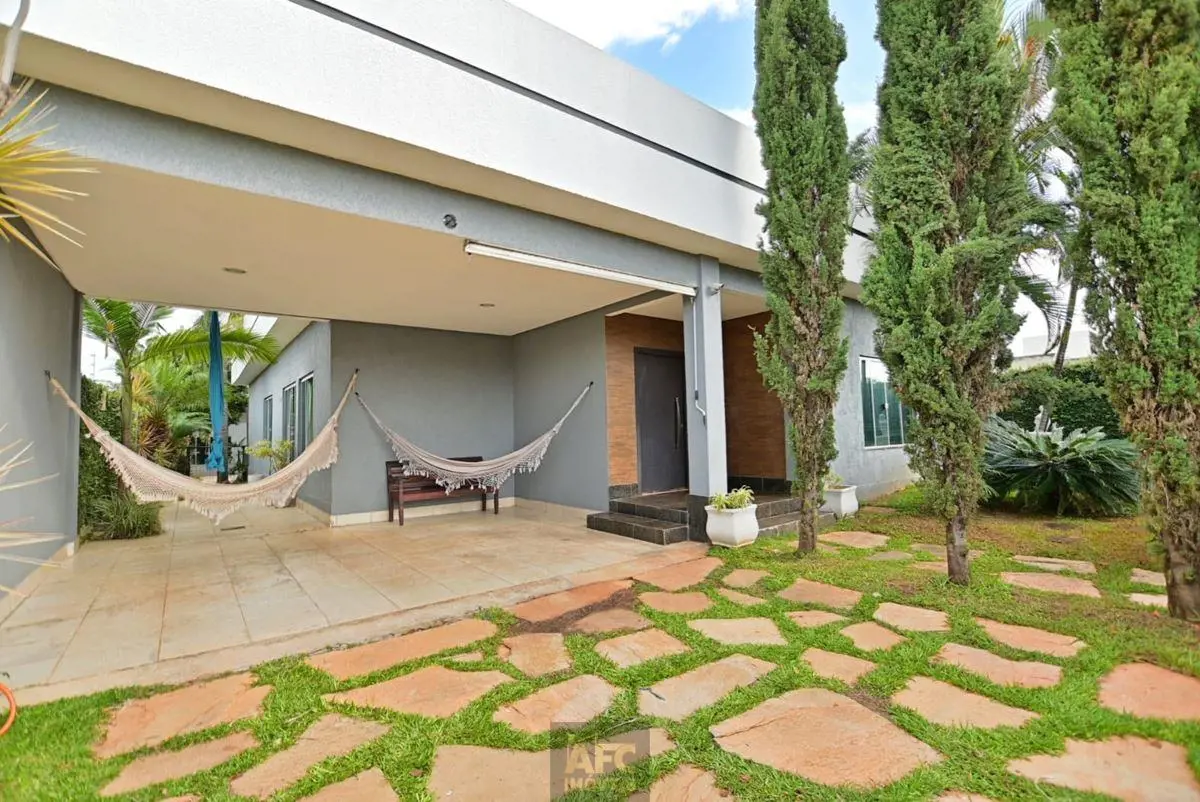 AFC IMÓVEIS VENDE:Casa térrea no Condomínio Mini Chácaras do Lago Sul. Com local...