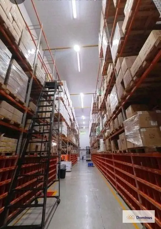 UM DOS MELHORES PRÉDIOS DO SIAExcelente Galpão Comercial com Área Administrativa...