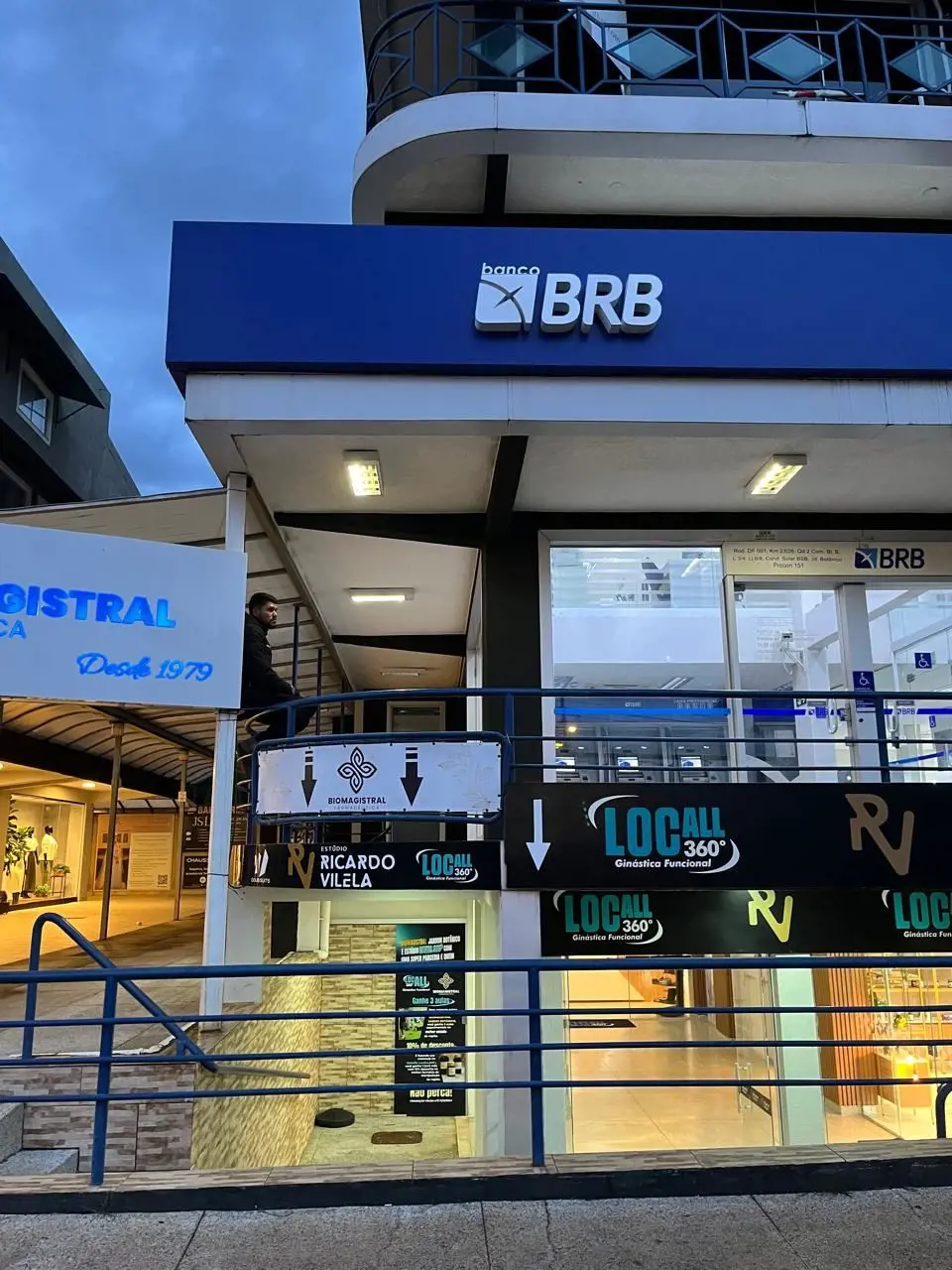 Alugamos excelente sala na melhor área comercial do Jardim Botânico - (Solar de ...
