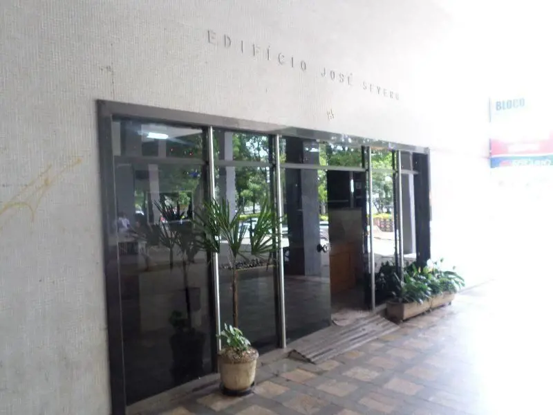 SALA COMERCIAL COM EXCELENTE LOCALIZAÇÃO NO SETOR COMERCIAL SUL COM ÁREA PRIVATI...