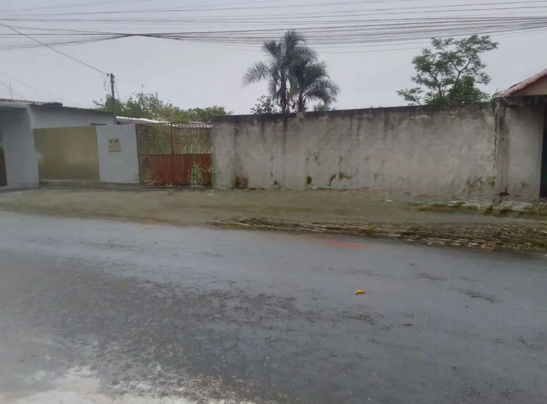 Vende-se um 01 Lote na Alameda Presidente Solano Lopes, Bem Localizado, no Setor...