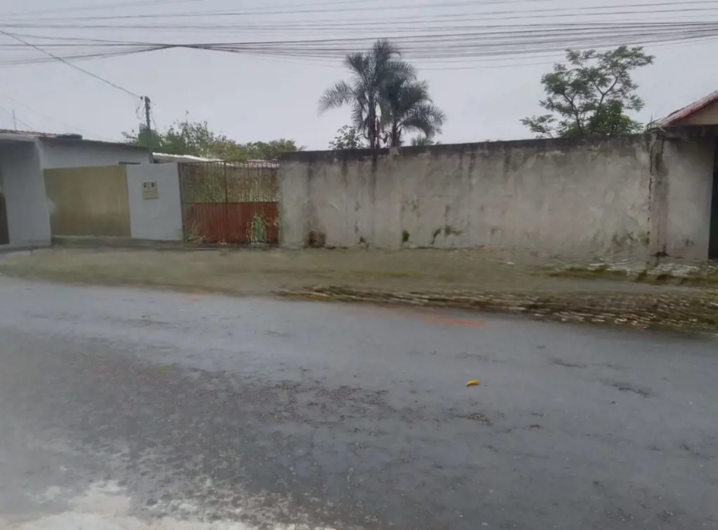 Vende-se um 01 Lote na Alameda Presidente Solano Lopes, Bem Localizado, no Setor...