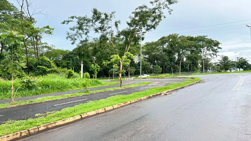  Lote de Esquina à Venda no Faicalville, Goiânia! Localização Estrátegica:Situad...