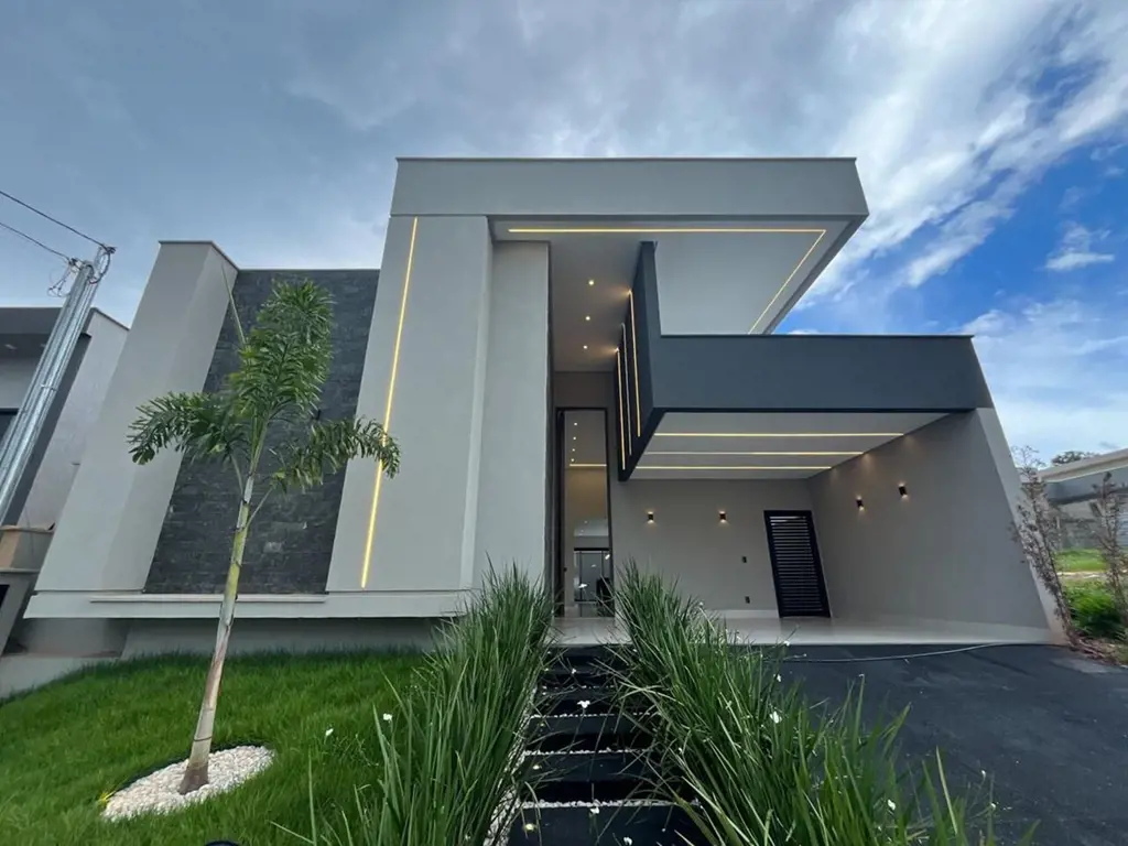 Casa Moderna no Jardins Bolonha 161 m² de área construída e 300 m² de terreno. C...