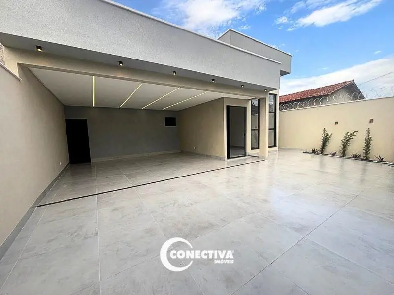  Comentários do corretor: Luxuosa casa térrea com área construída de 199,02 m² e...