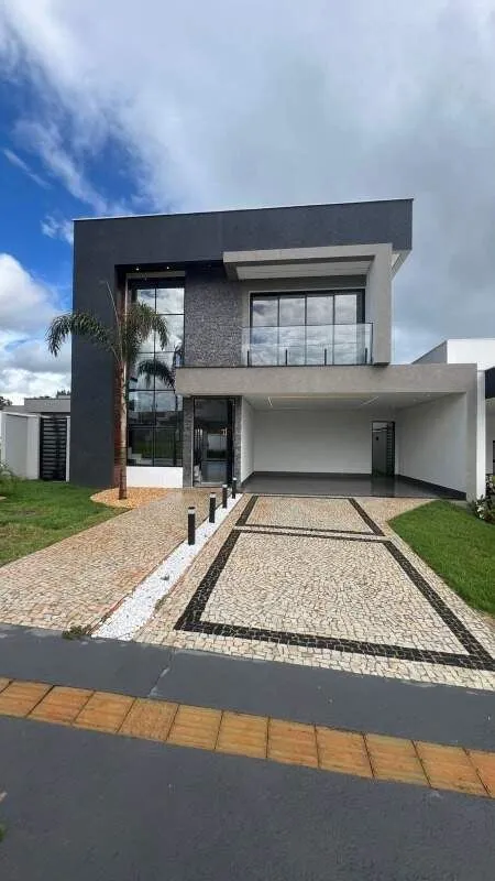  Sobrado Alto Padrão-Terras Alpha 2 Senador Canedo Sobrado com 230m² com 4 Quart...