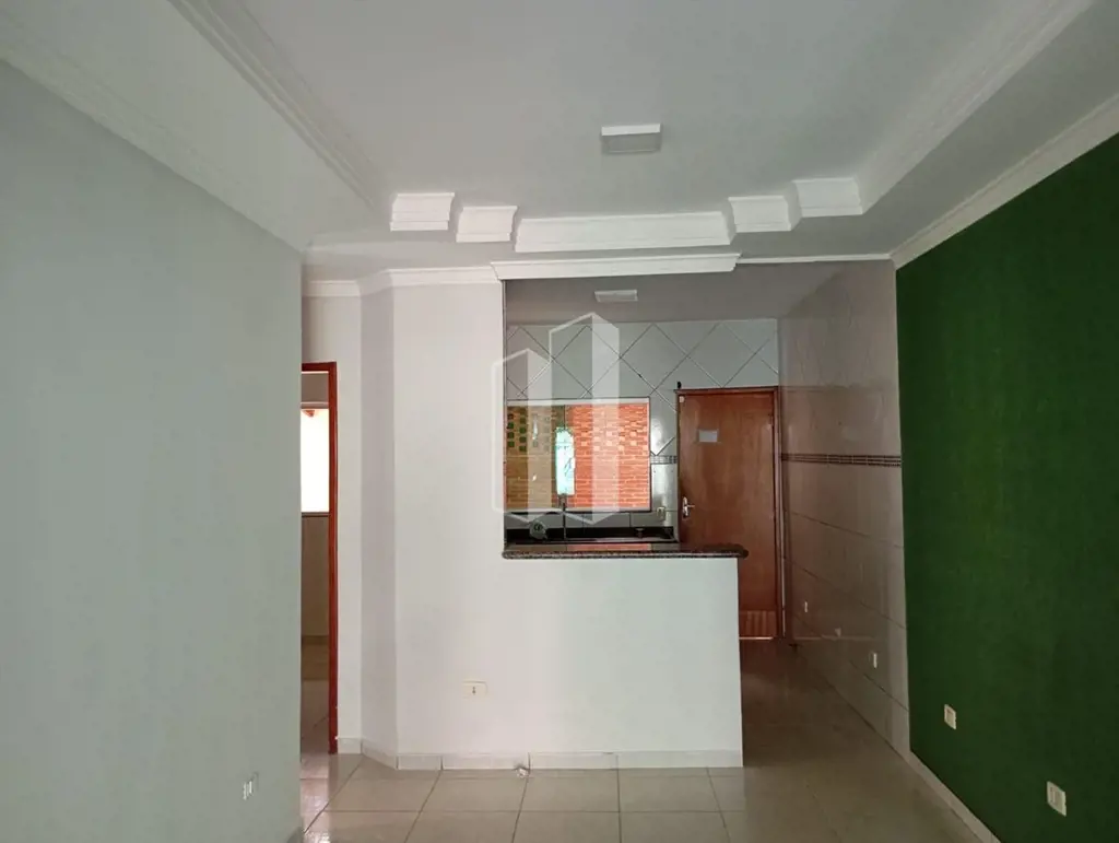 3 quartos sendo 1 suíte, cozinha com armários, fogão coock top. Sala ampla, banh...